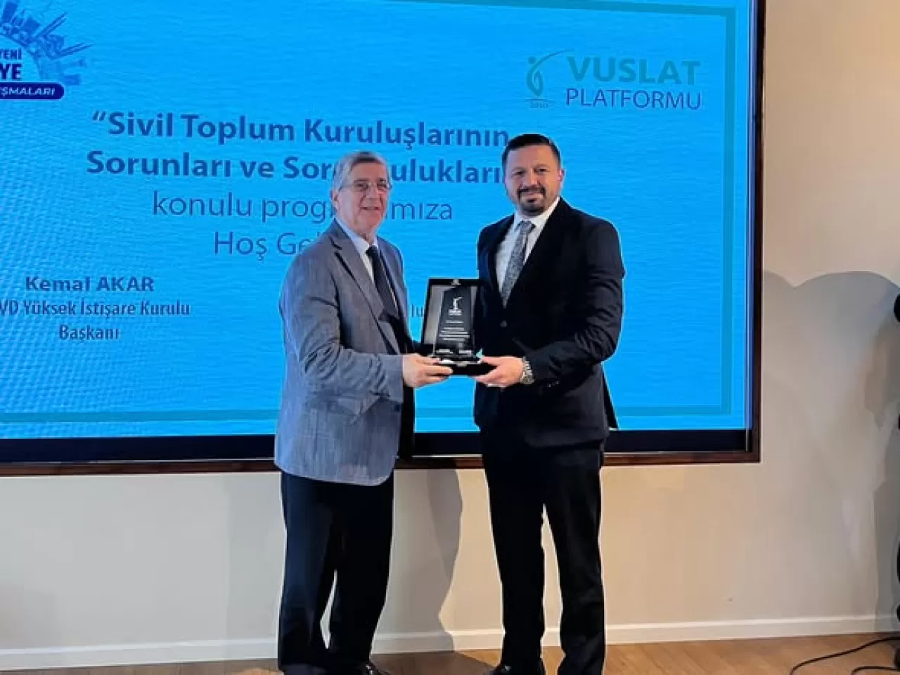 Sivil Topluluşların Rolü ve Sorunları İstanbul'da Masaya Yatırıldı