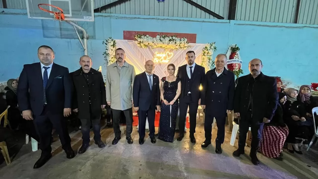 MHP Bigadiç İlçe Başkanı Yakup Macan'ın Çocuklarının Nişan Töreni