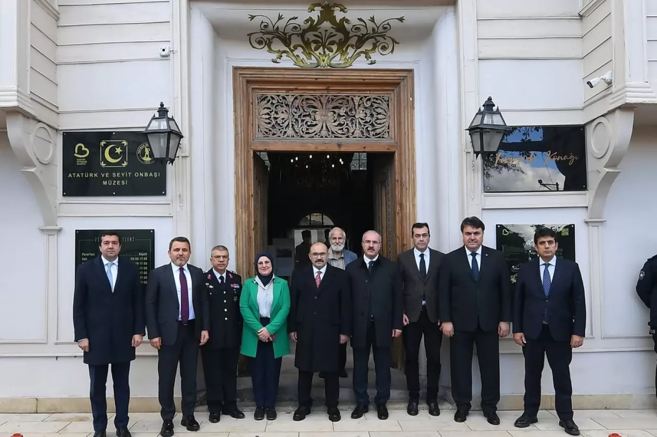 Balıkesir ve Çanakkale Valileri Havran'da Tarihi Müze Ziyareti Gerçekleştirdi