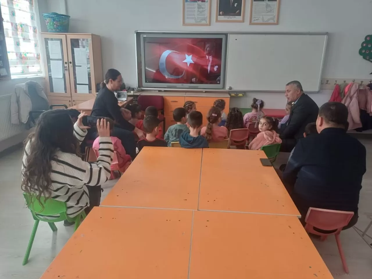 Burhaniye İlçe Milli Eğitim Müdürü Okul Ziyaretlerinde Öğrenci ve Öğretmenlerle Buluştu