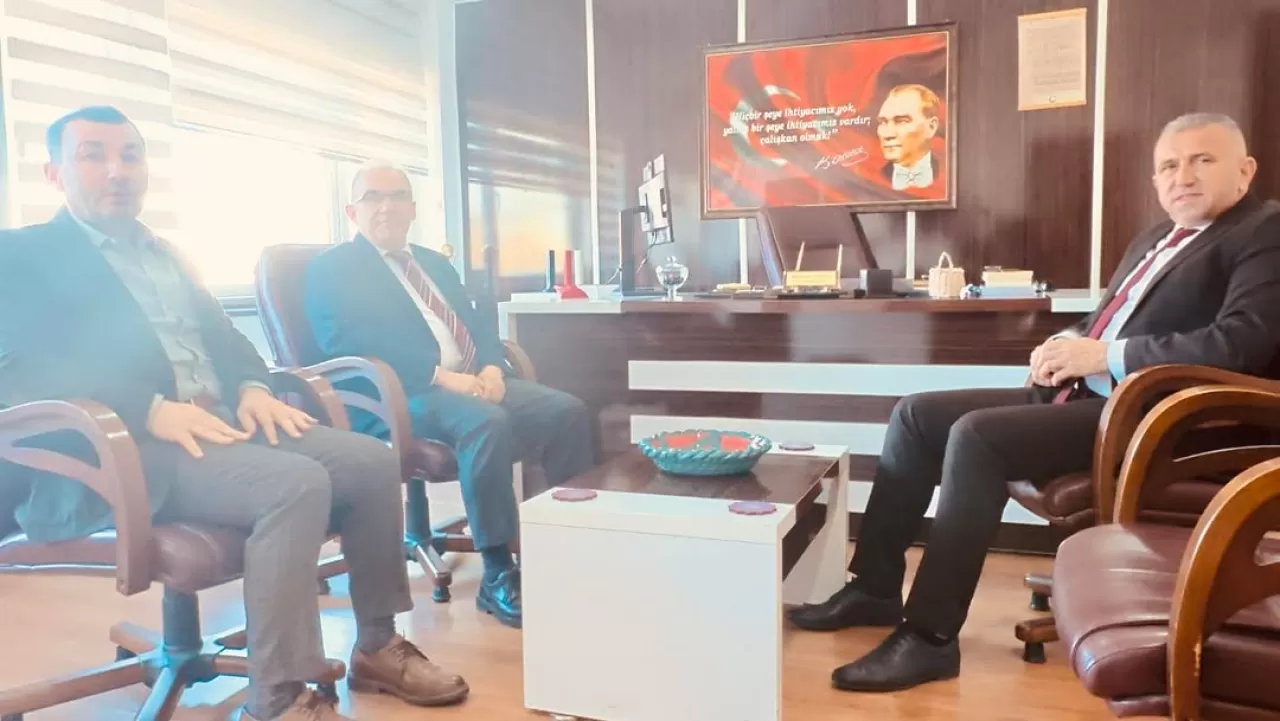 Edremit ve Gömeç İlçe Milli Eğitim Müdürleri Görev Bölgesinde İş Birliği Görüşmesi Yaptı