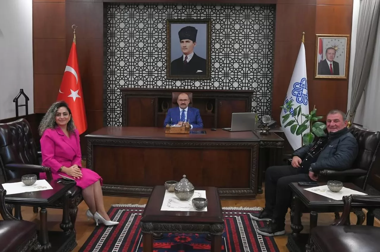 Balıkesir Valisi Ustaoğlu, Sivil Toplum Temsilcilerini Ağırladı
