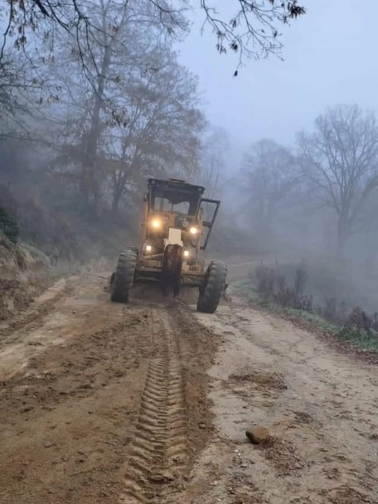 Karesi Belediyesi Ekipleri Kırsal Mahallelerde Yoğun Çalışma Temposunda