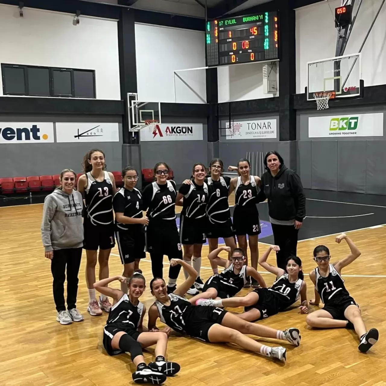 Burhaniye Belediyespor U14 Kız Basketbol Takımı, Deplasmanda Galibiyet Aldı