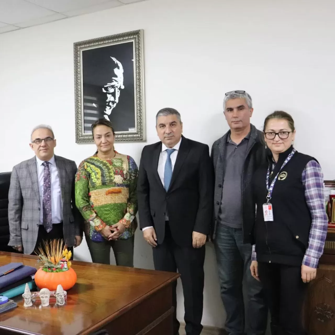 Edremit İlçe Milli Eğitim Müdürü ESMEN, Ağız ve Diş Sağlığı Merkezi Başhekimini Ziyaret Etti