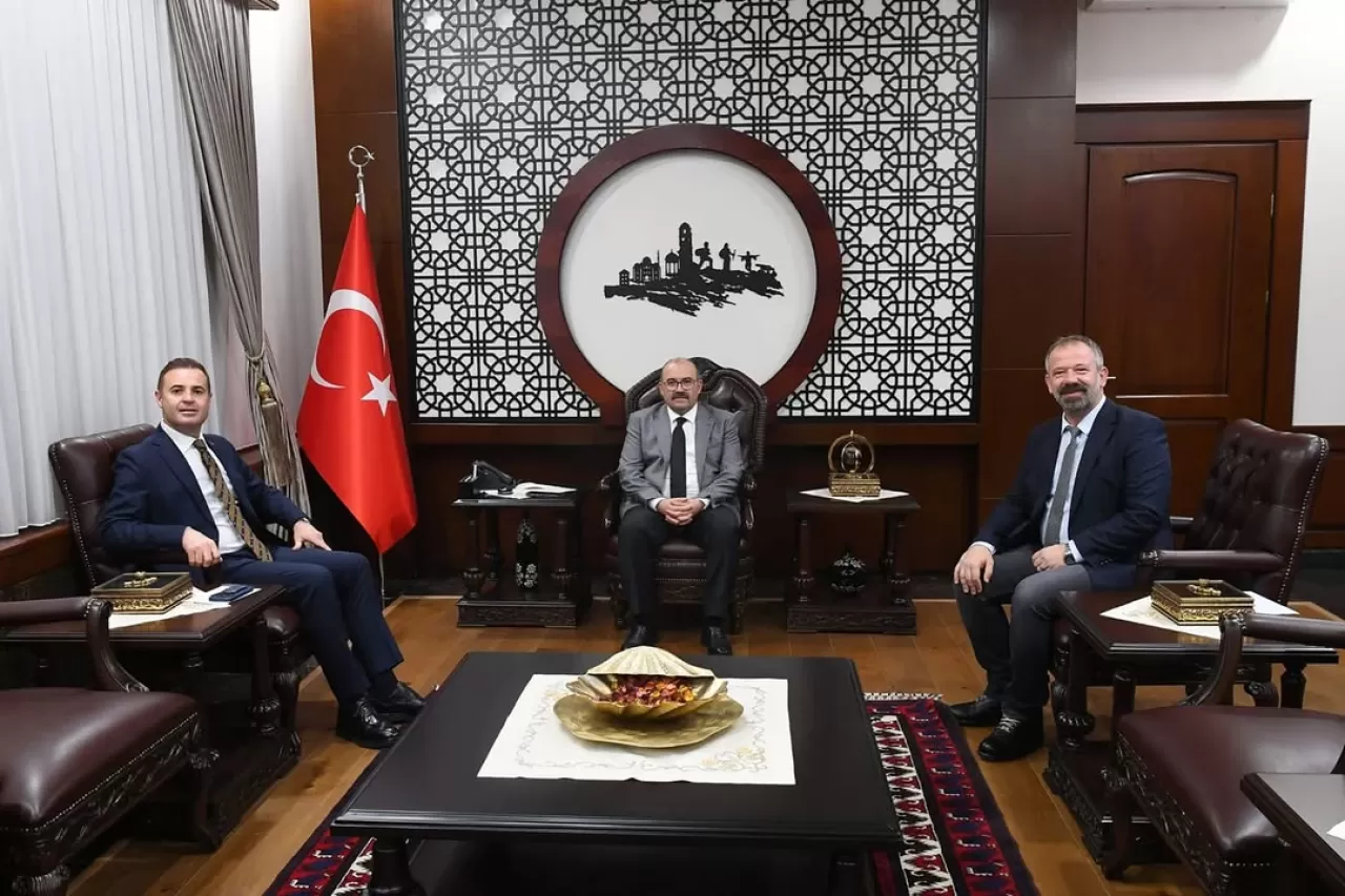 Gömeç'ten Vali ve Büyükşehir'e Ziyaret: Önemli Etkinliklere Davet