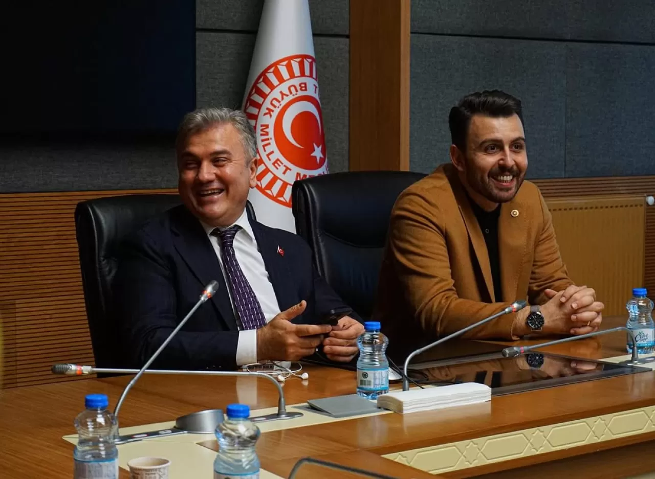 Balıkesirli Kadın Muhtarlar Meclis'te Ağırlandı