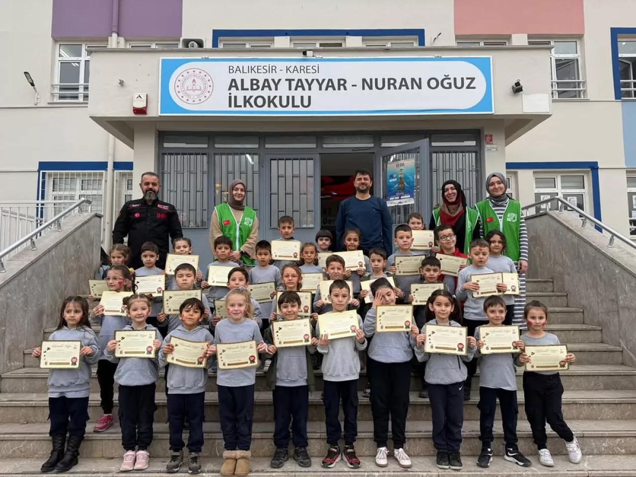 Balıkesir'de Minik Yüreklerden Gazze'ye Anlamlı Yardım