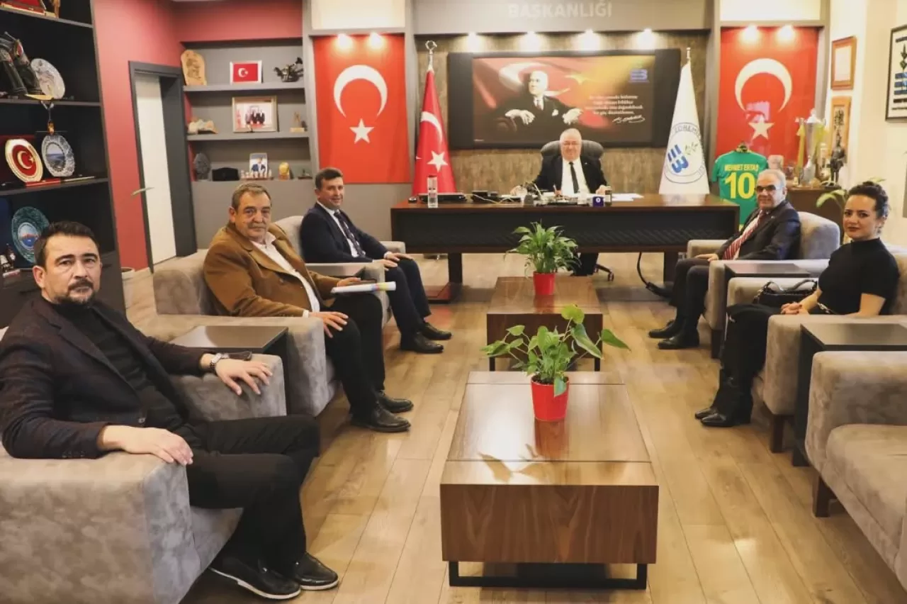 Edremit Belediye Başkanı Eğitimcileri Ağırladı