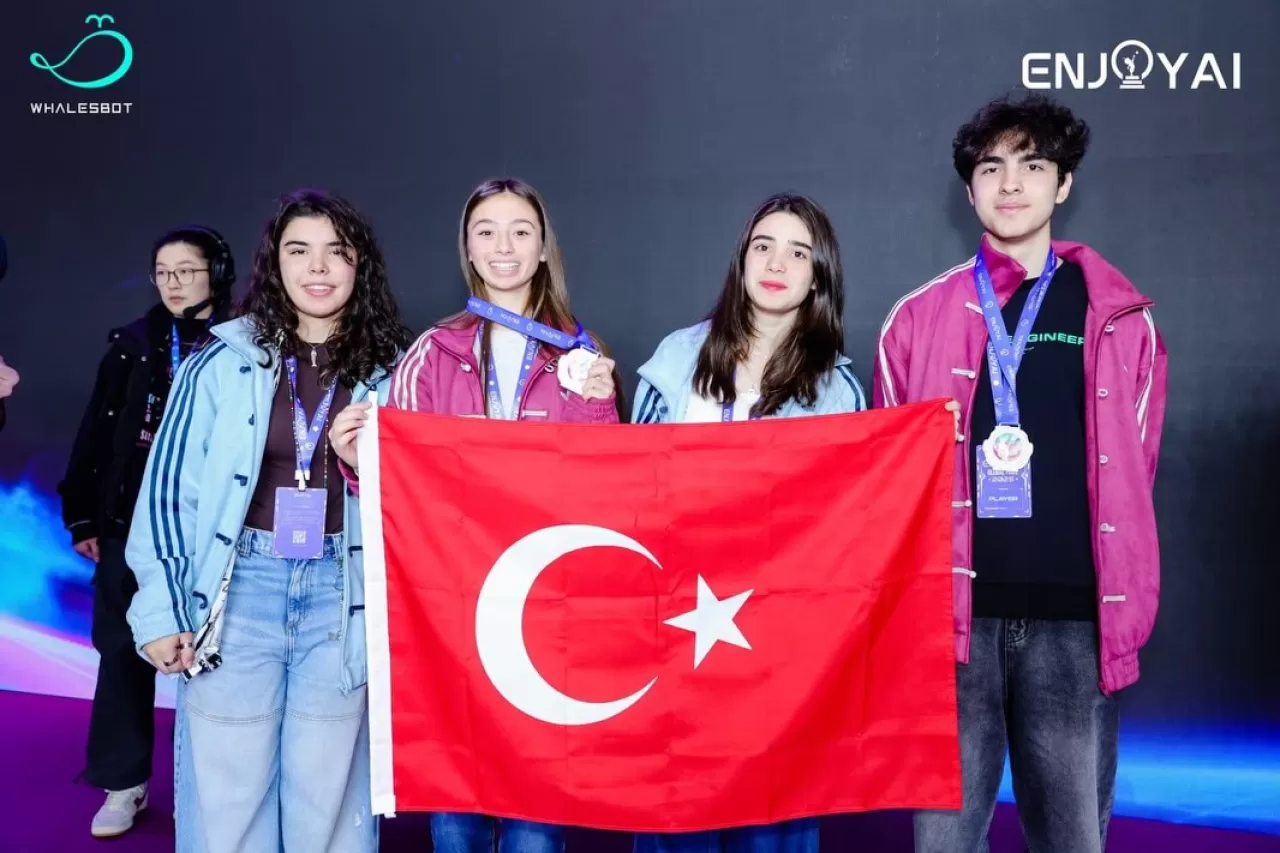 Balıkesirli Gençler Çin'de Gümüş Madalya Kazandı