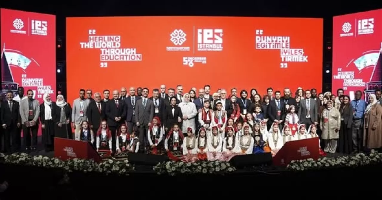 Balıkesir Üniversitesi, İstanbul Eğitim Zirvesi'nde Temsil Edildi