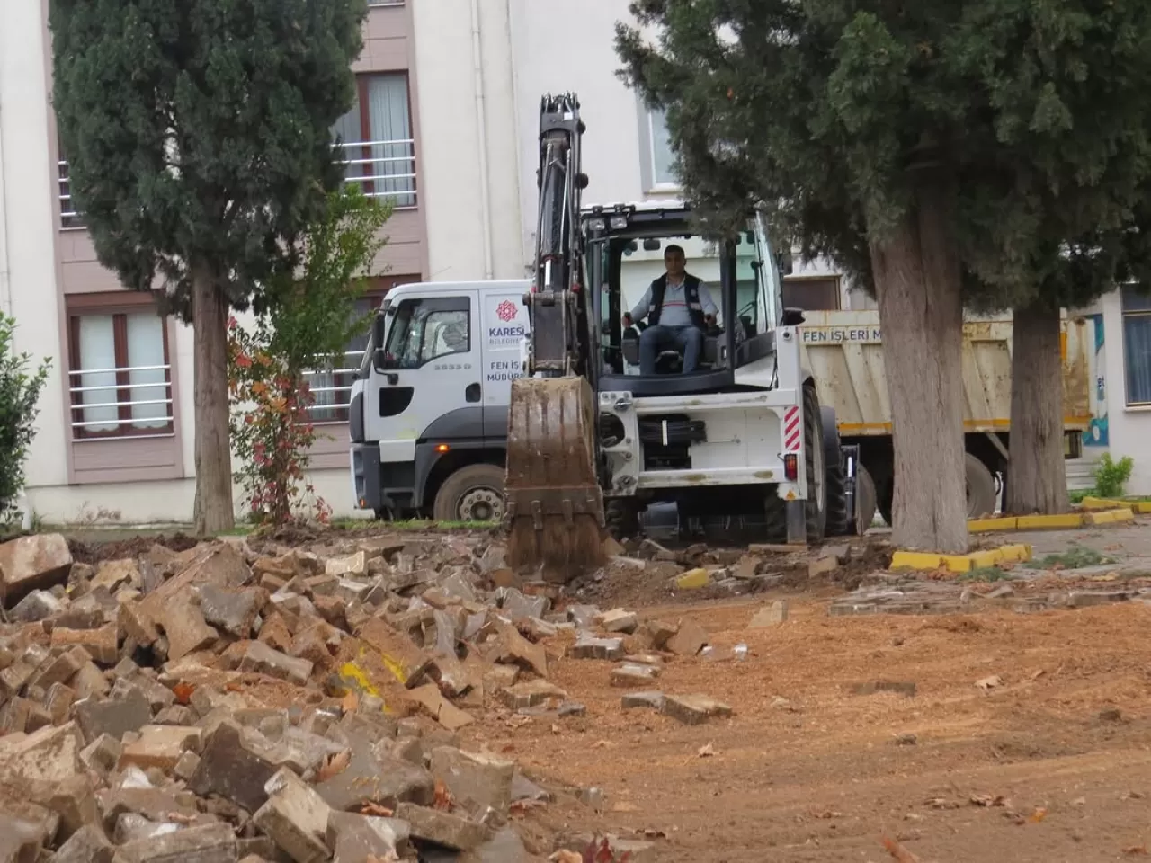 Karesi Belediye Başkanı Mesut Akbıyık: