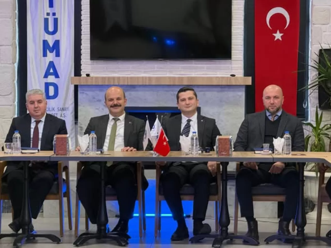 İvrindi'de Madencilik Faaliyetleri ve Toplum Yatırımları Masaya Yatırıldı