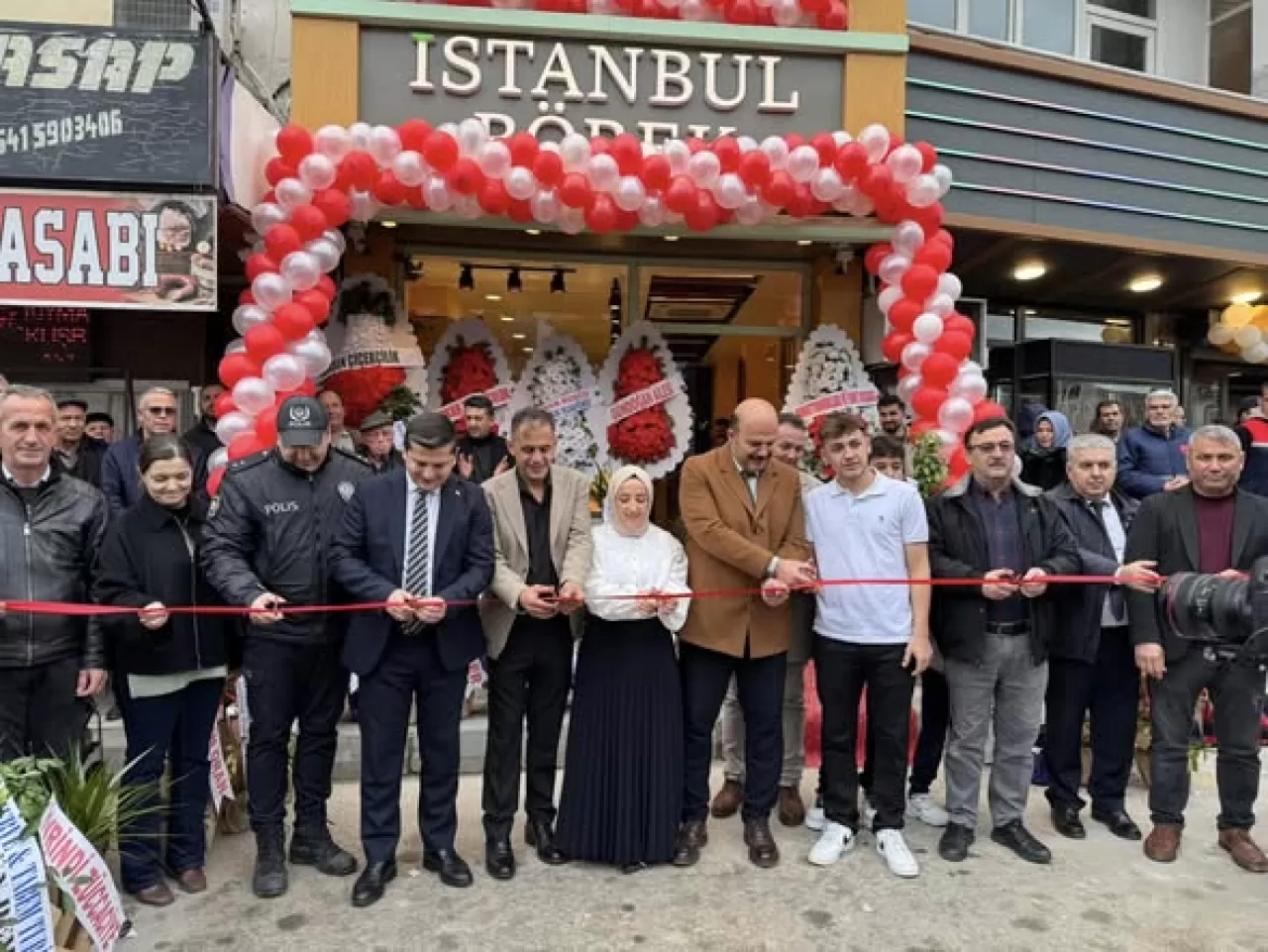 İvrindi'de İstanbul Börekçisi'nin Yeni Şubesi Açıldı