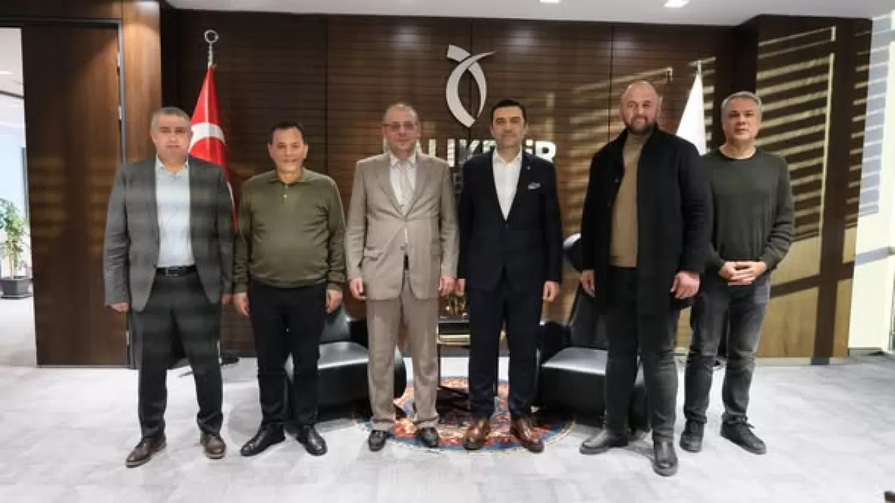 MHP Karesi İlçe Yönetimi, Balıkesir Ticaret Odası'nı Ziyaret Etti