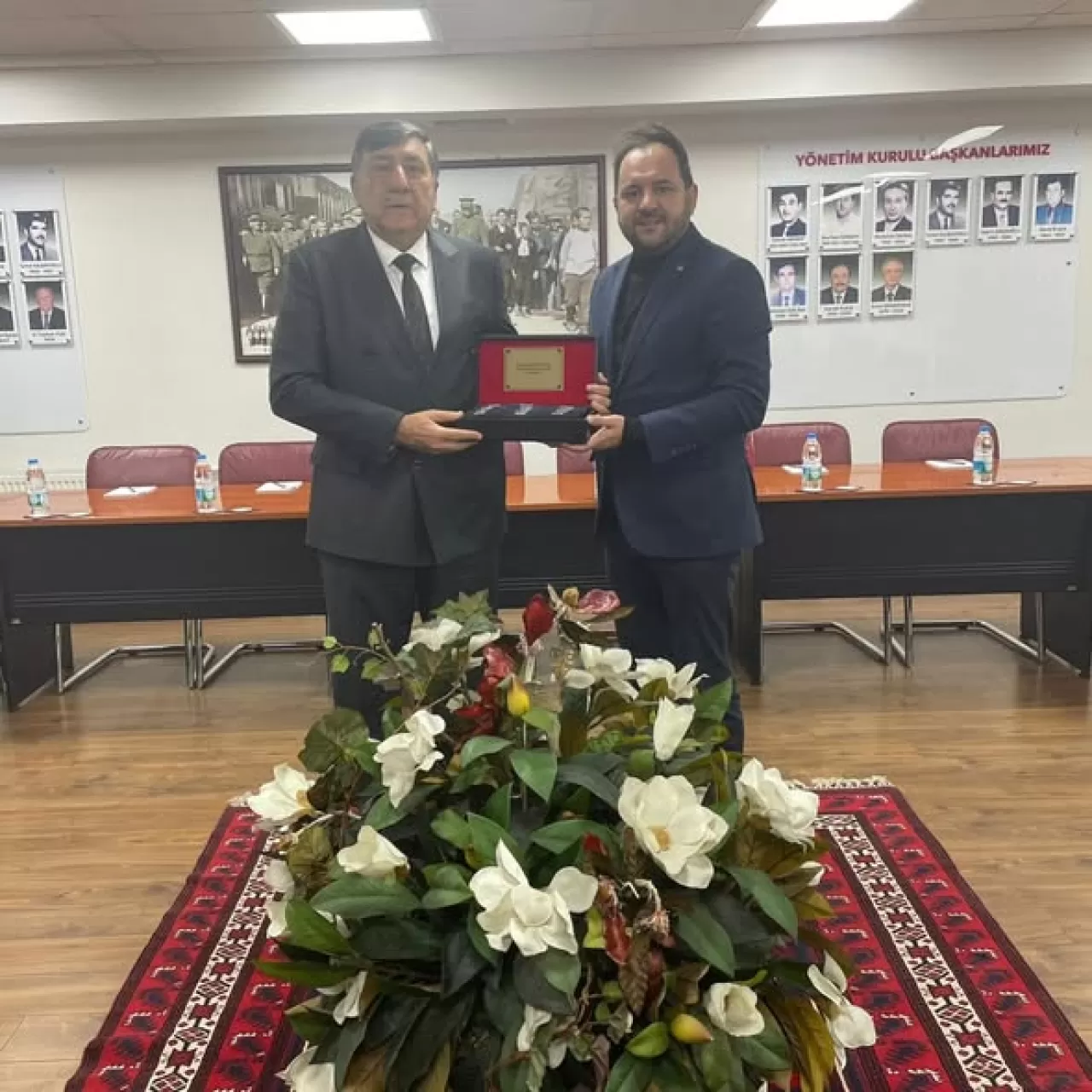 MHP Altıeylül İlçe Başkanı Alper Okçelik, Balıkesir Ticaret Borsası'nı Ziyaret Etti