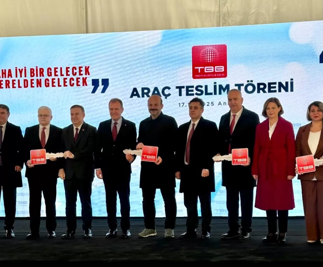 İvrindi Belediyesi'ne Yeni Çöp Kamyonu