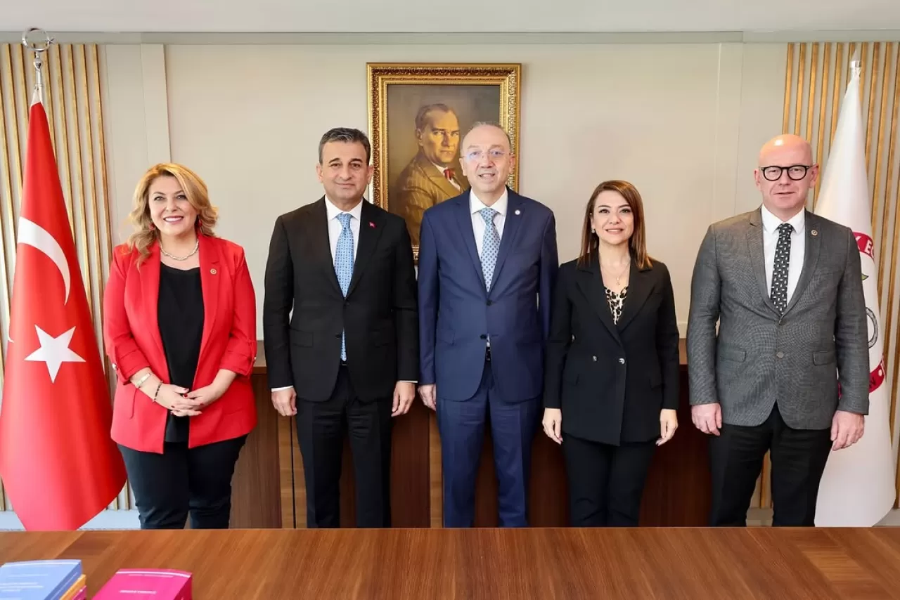 CHP'li Milletvekillerinden TEB'in Yeni Yönetimine Ziyaret ve Destek