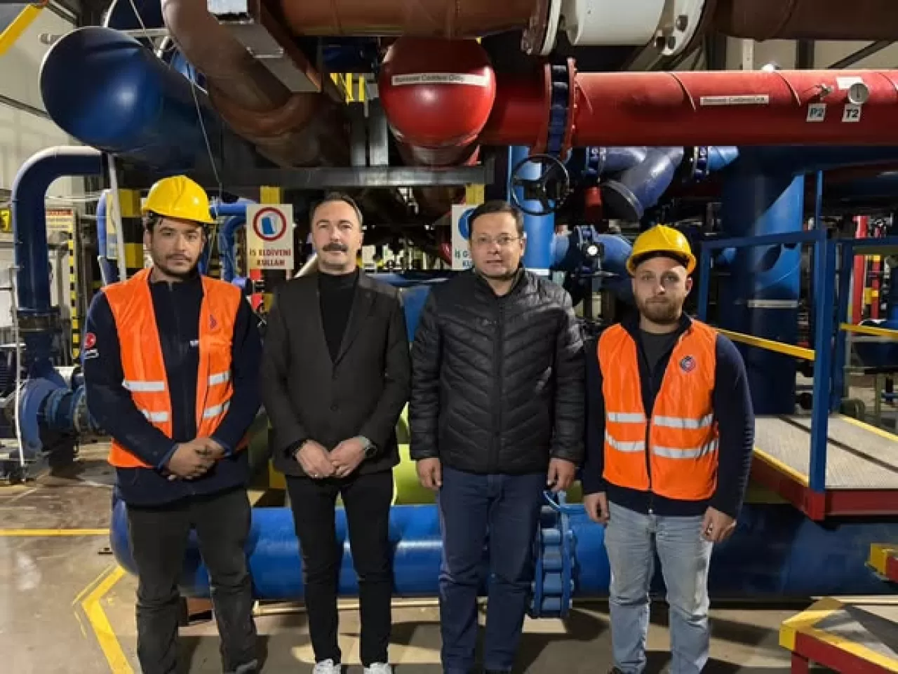 Sındırgı Belediyesi Ekipleri, SIN JET Isı Merkezi'nde Yoğun Mesai Yapıyor