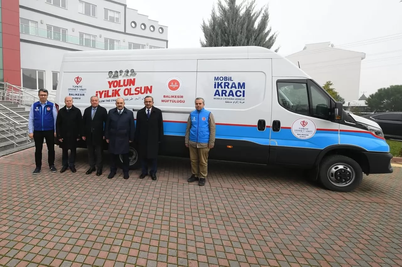 Balıkesir Valisi'nden Mobil İkram Aracına Ziyaret