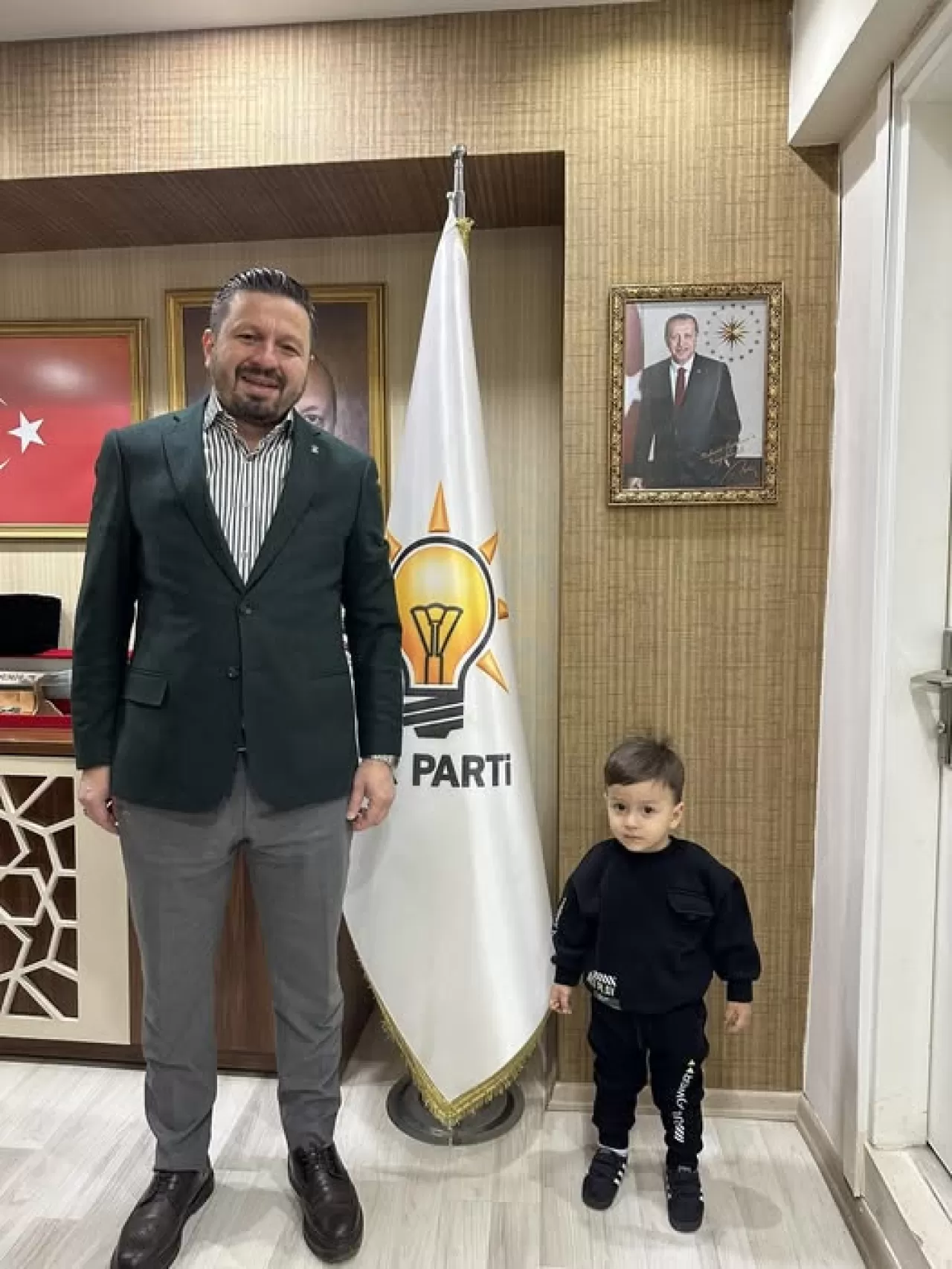 AK Parti Balıkesir İl Başkanı'nın Oğlundan Ziyaret