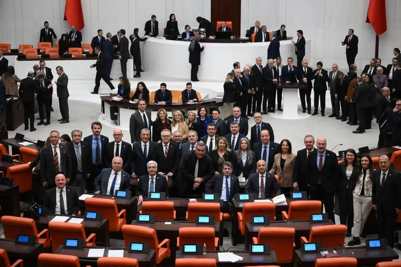 CHP'li Sarı'dan "Yargı Paketi" Eleştirisi: "Göstermelik Değil, Gerçek Adalet İstiyoruz"