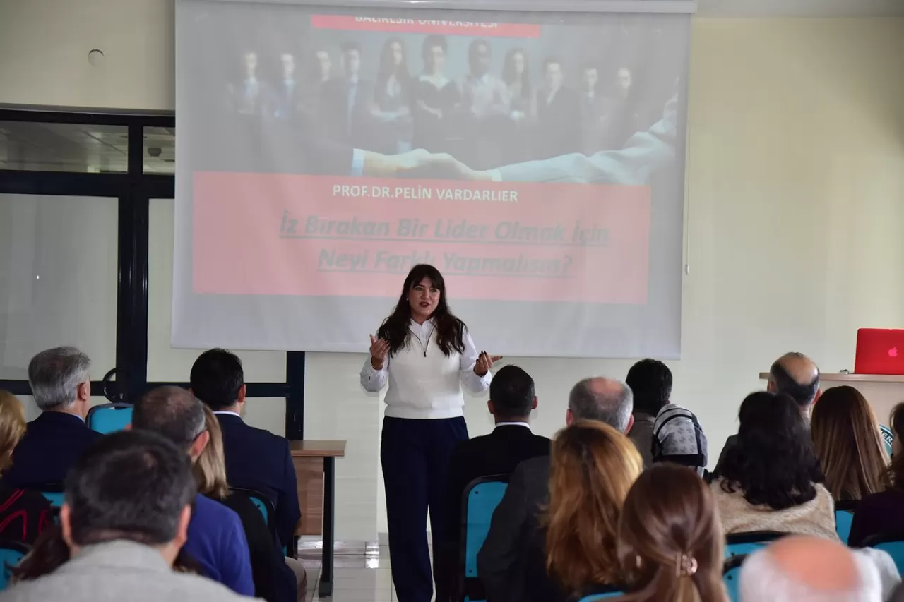 Balıkesir Üniversitesi'nde Yöneticilere Liderlik Eğitimi