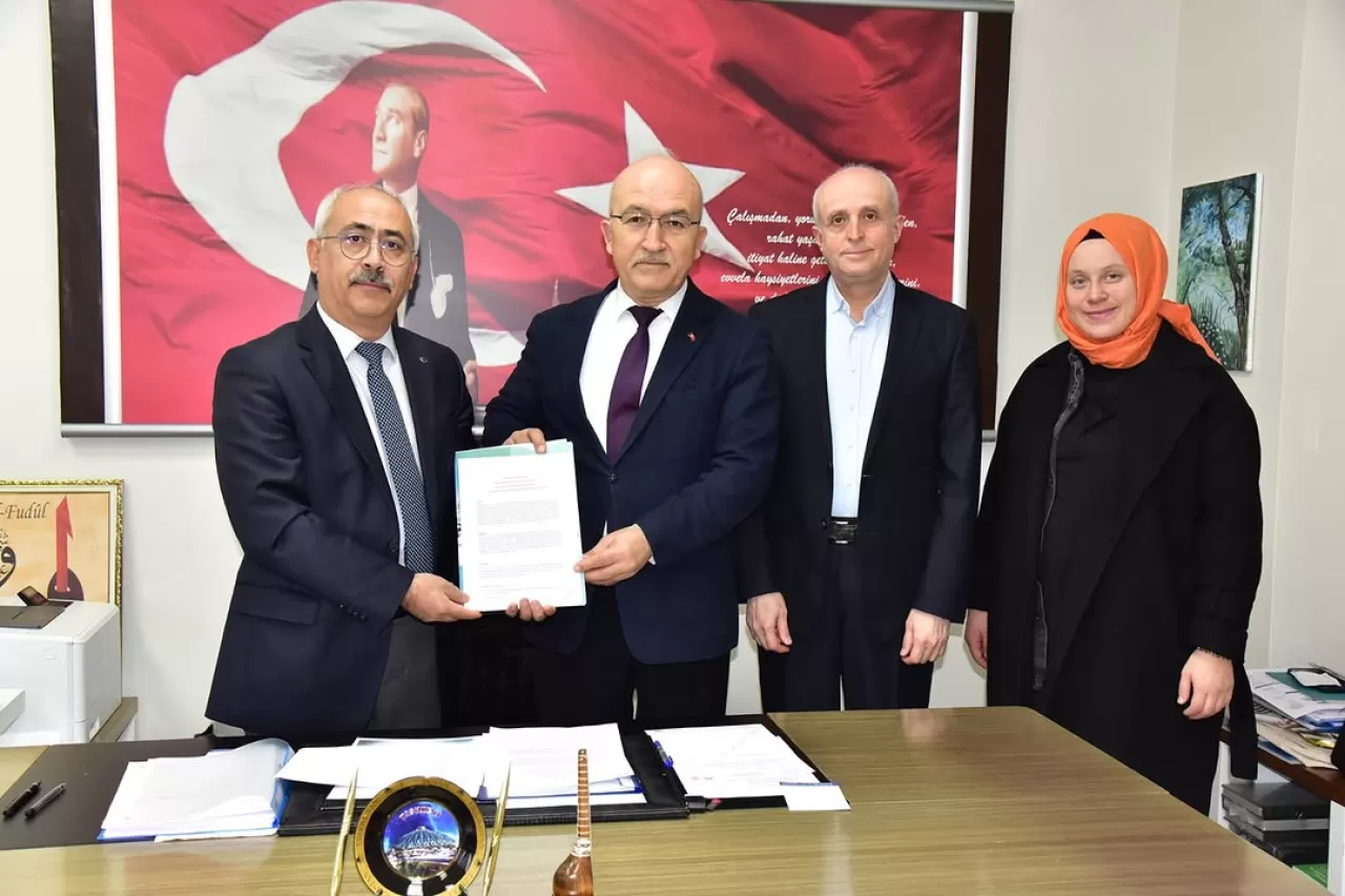 Balıkesir Üniversitesi ile İmam Hatip Ortaokulu Arasında Eğitim İş Birliği