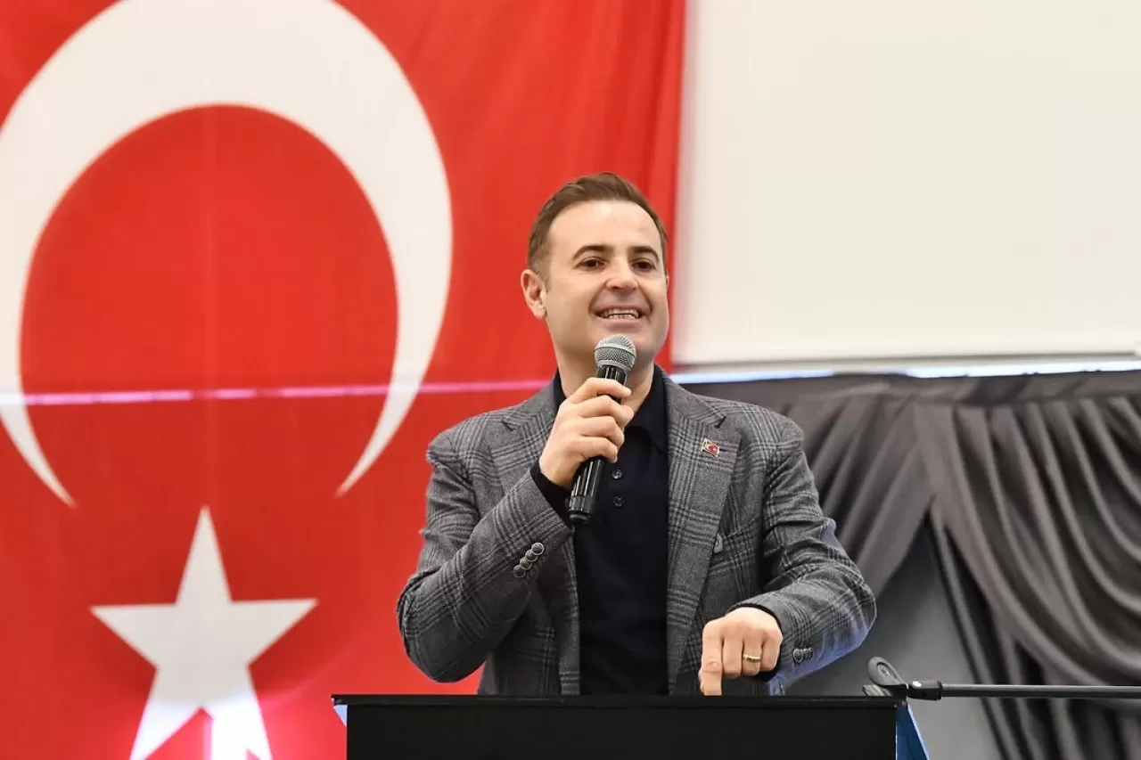 Balıkesir'de Erken Yılbaşı Kahvaltısı: Yaş Almış Büyükler Baş Tacı Edildi