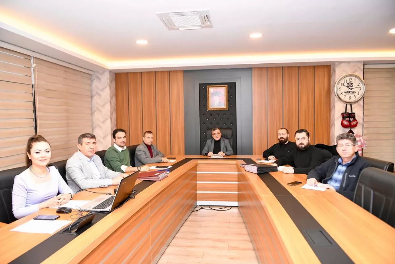 Altıeylül Belediyesi'nde Encümen Toplantısı Yapıldı