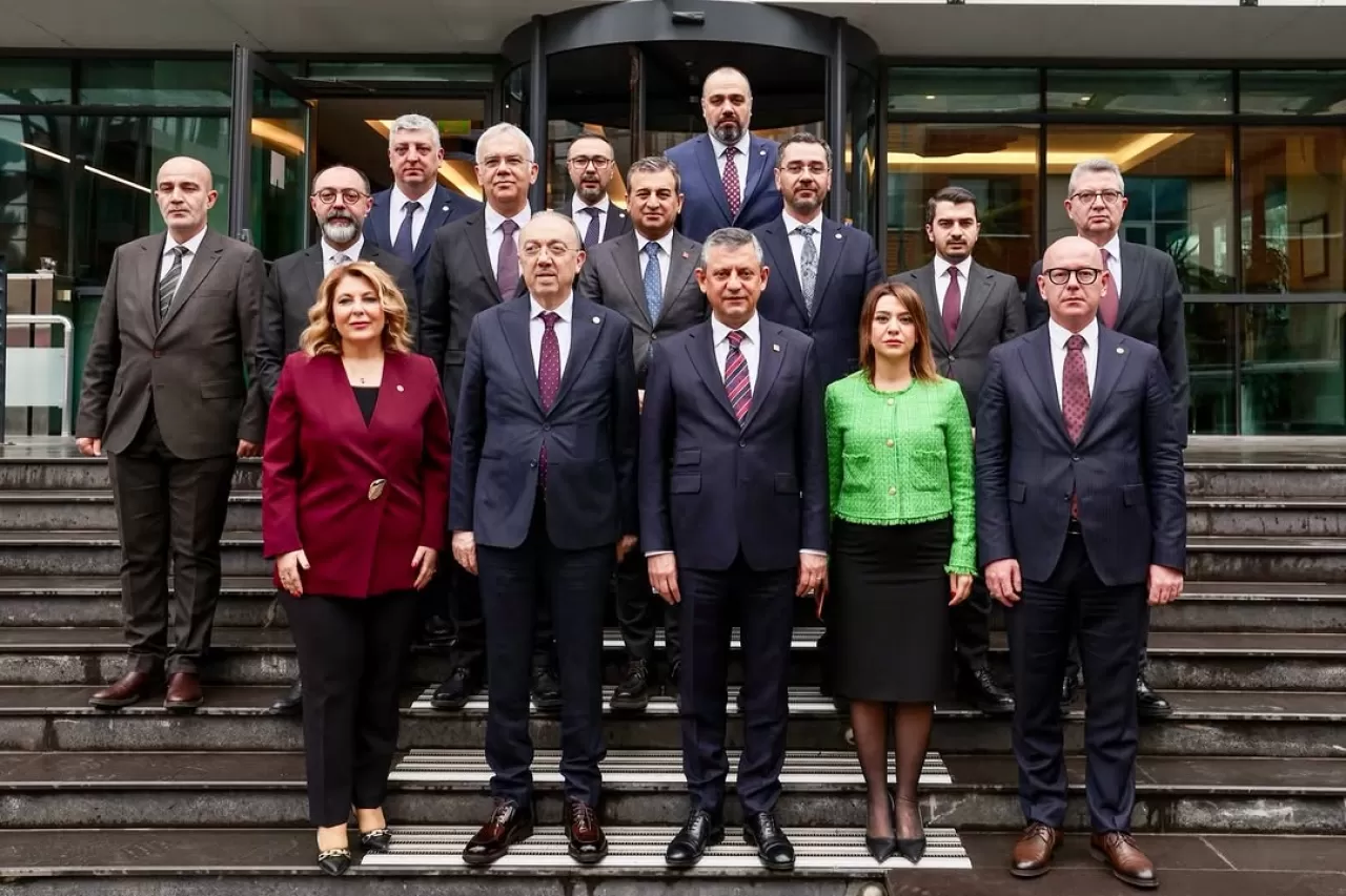 CHP'li Milletvekillerinden Türk Eczacıları Birliği'ne Ziyaret