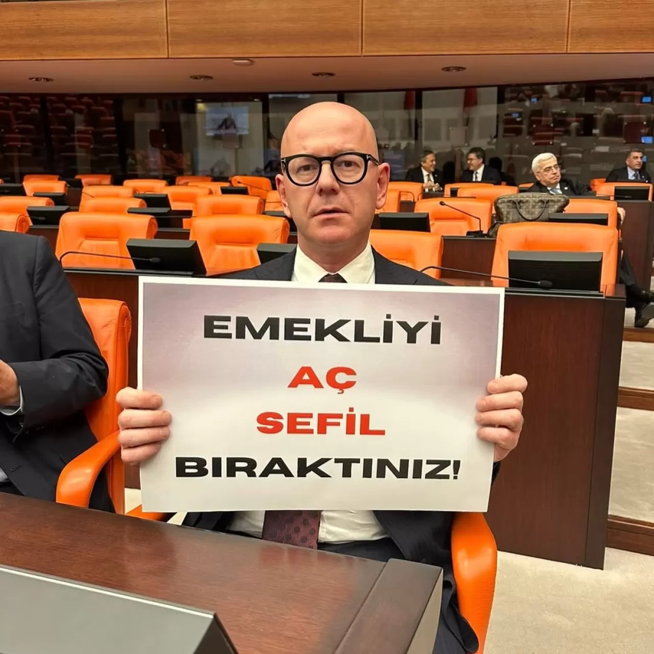 CHP'li Sarı'dan Emekli Maaşları İçin Sefalet Düzeni Eleştirisi