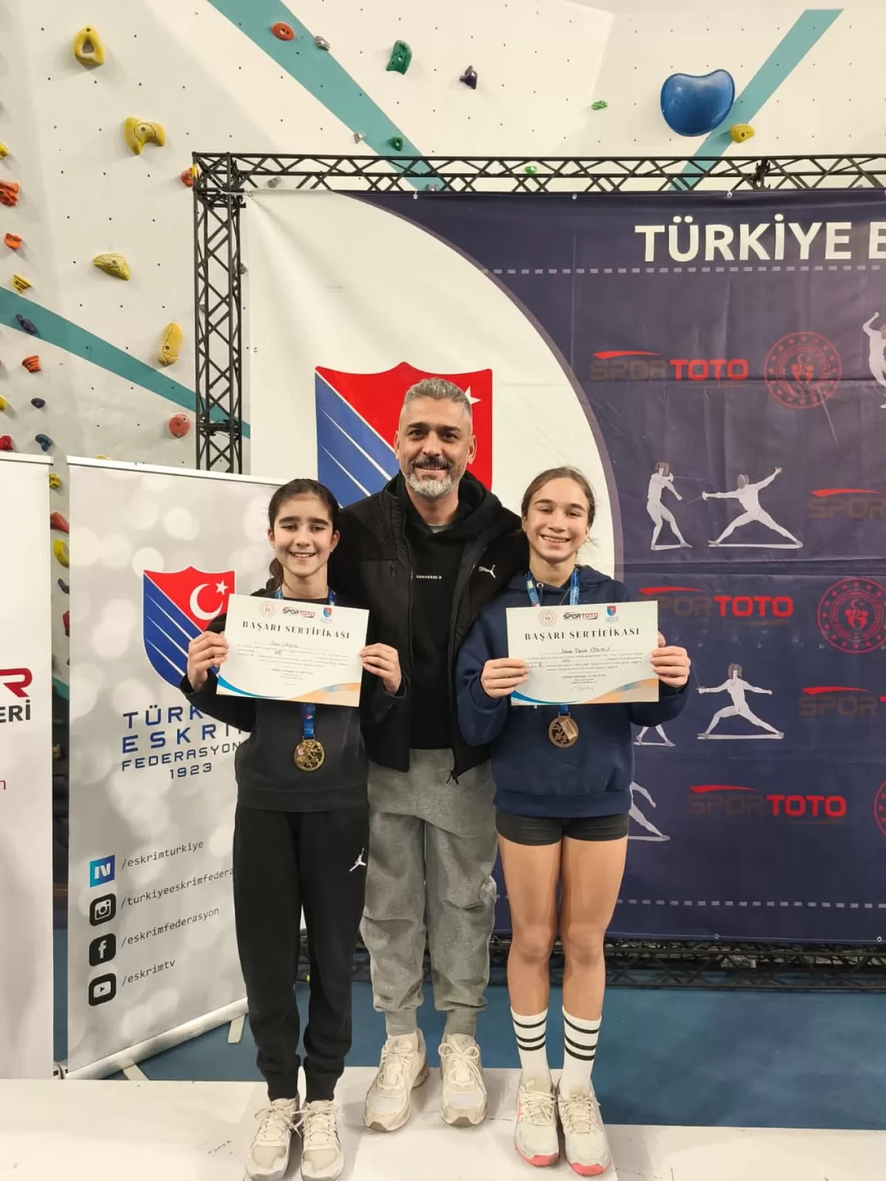 Balıkesirli Genç Eskrimciler Türkiye Şampiyonasında Fırtına Estirdi