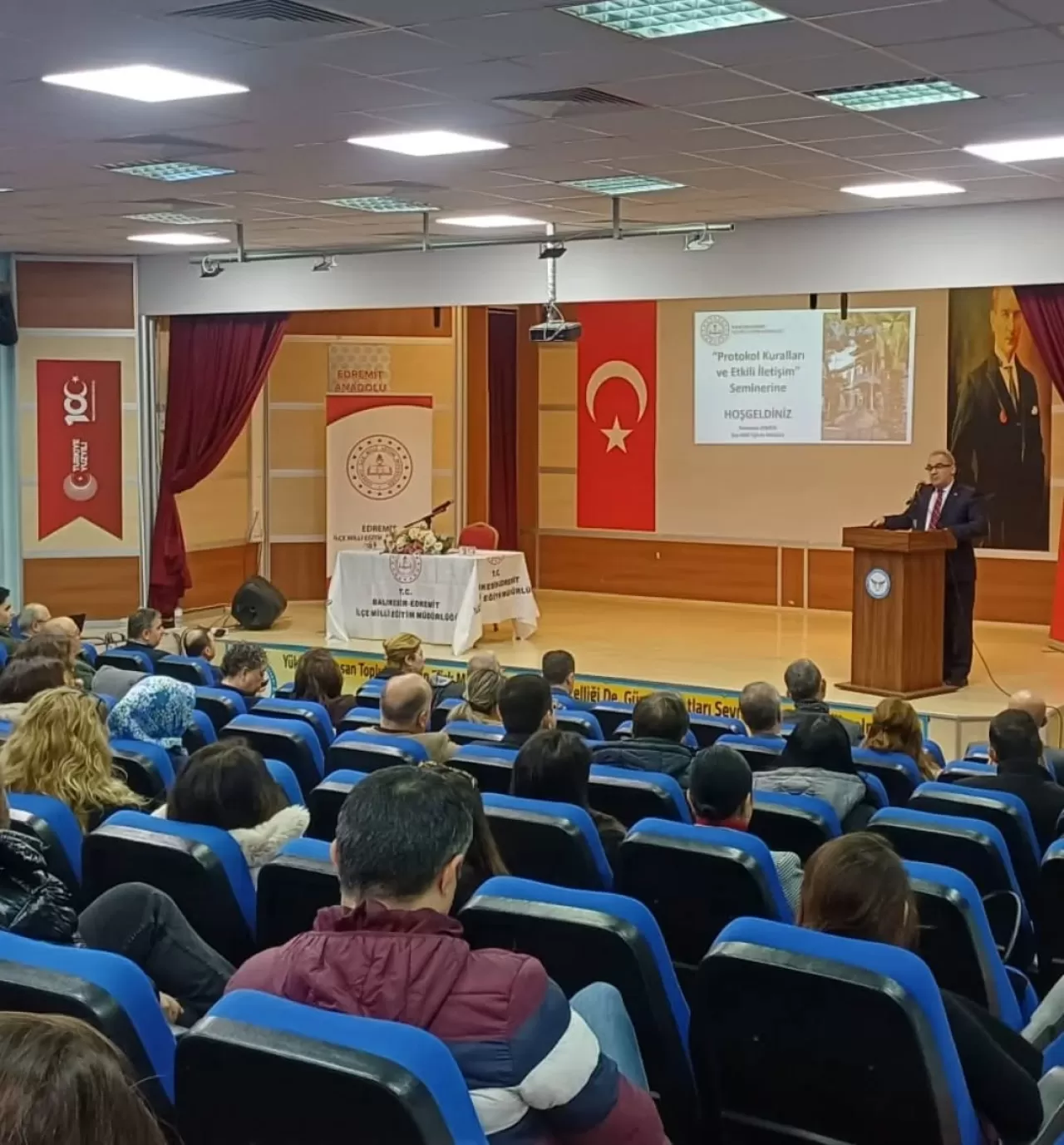 Edremit'te Eğitim Yöneticilerine Protokol ve İletişim Semineri