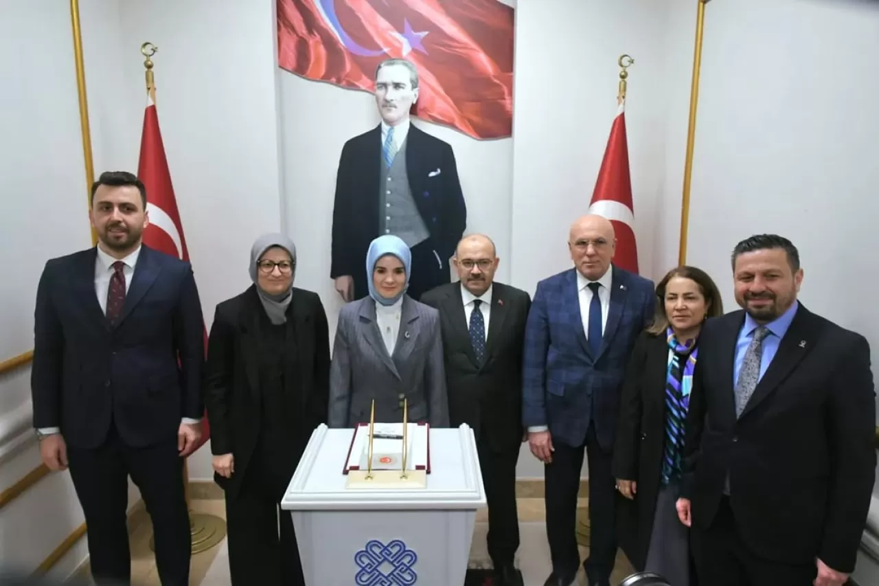 Bakan Göktaş, Balıkesir'de Vali Ustaoğlu'nu Ziyaret Etti