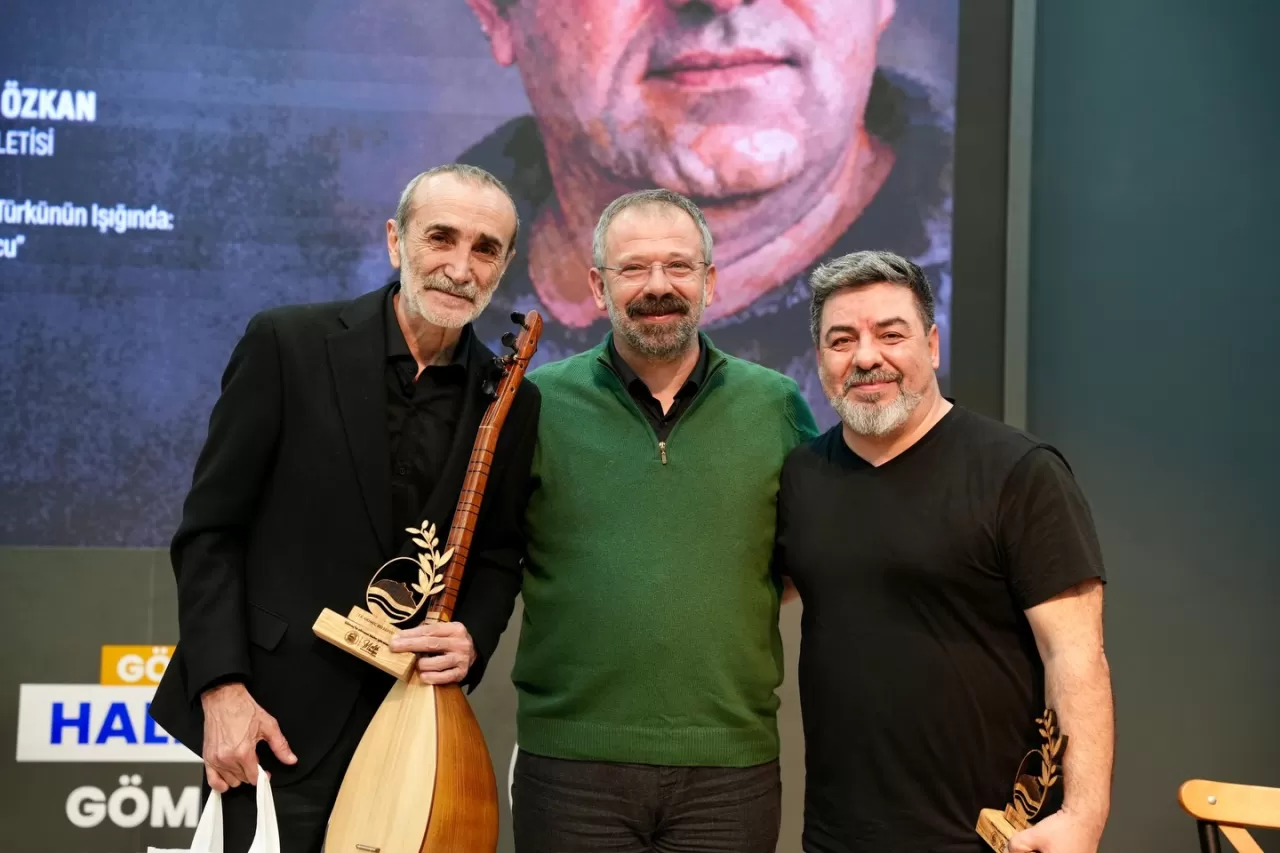 Gömeç'te Uğur Mumcu Anıldı