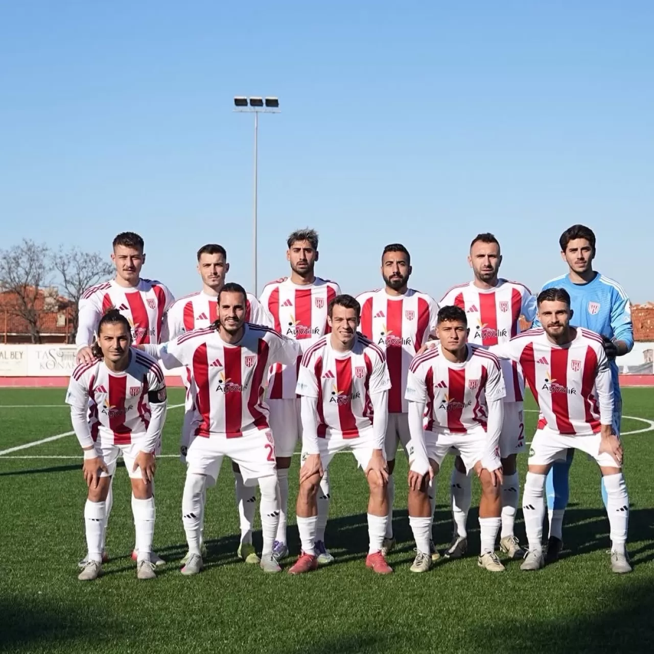 Ayvalıkgücü Belediyespor, Uşakspor'u Deplasmanda Mağlup Etti