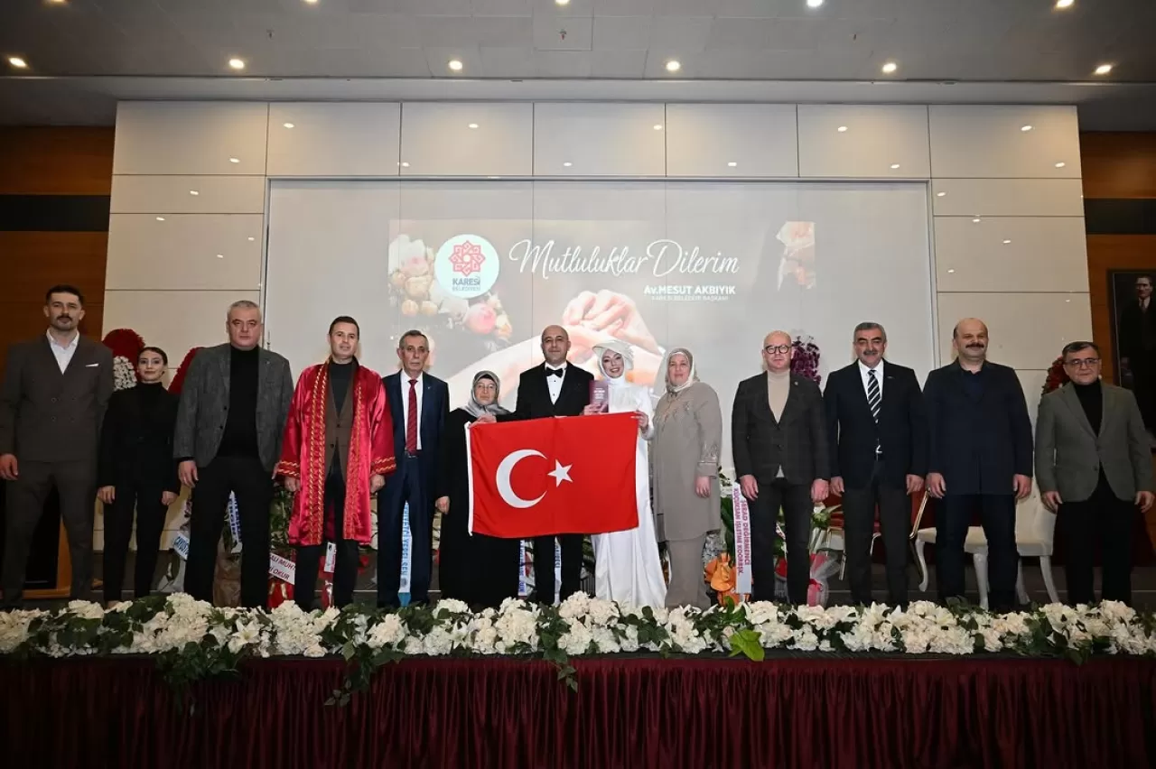 Balıkesir'de Çifte Nikah Sevinci