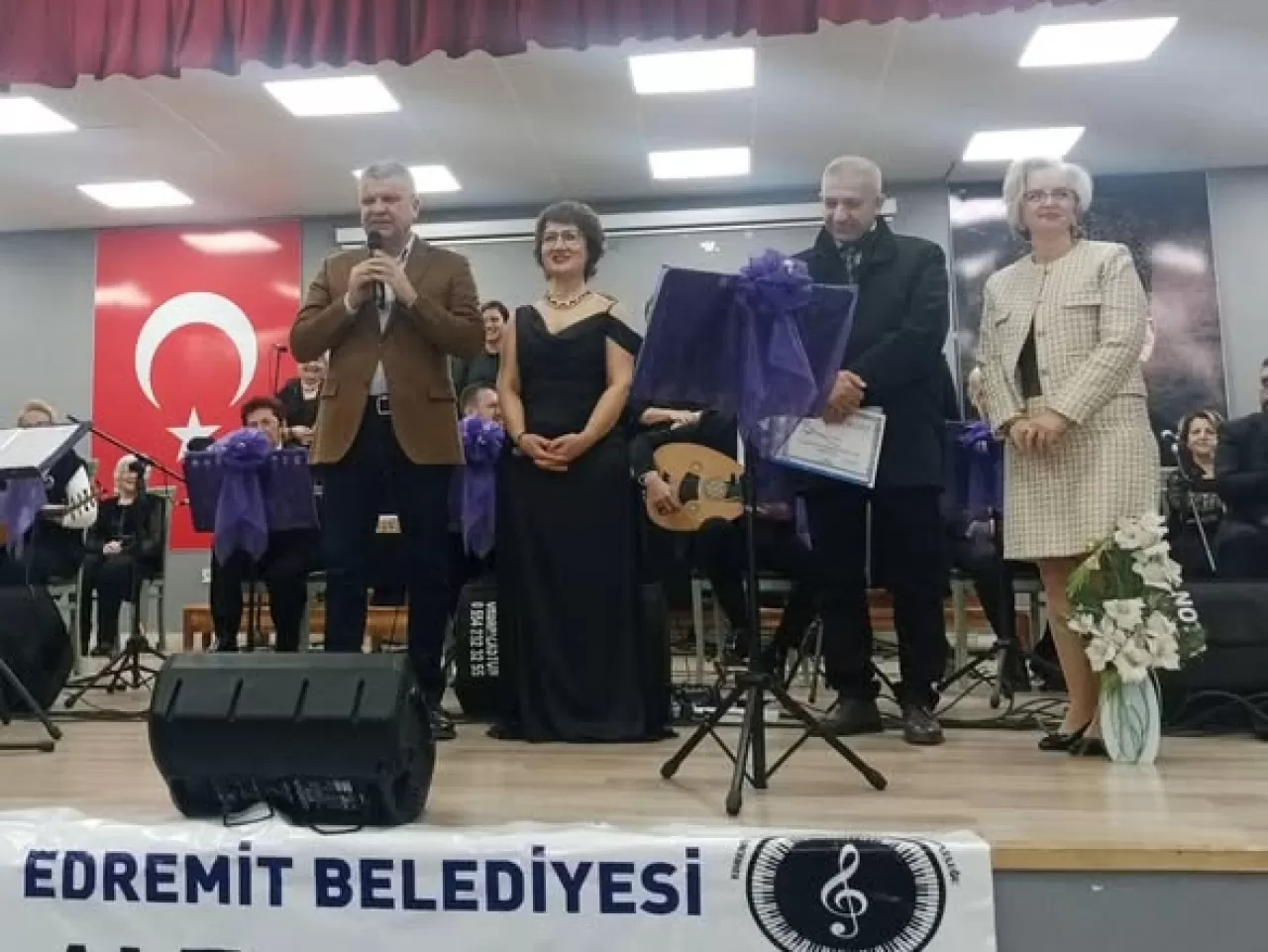 Altınoluk'ta Müzik Şöleni: Halk ve Yerel Yönetim Bir Arada