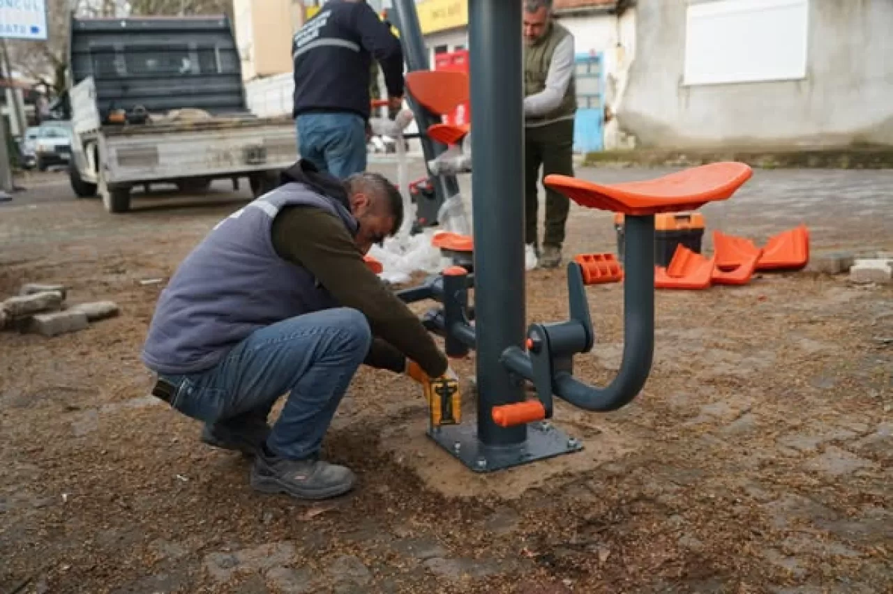 Edremit'e Yeni Açık Hava Spor Aletleri