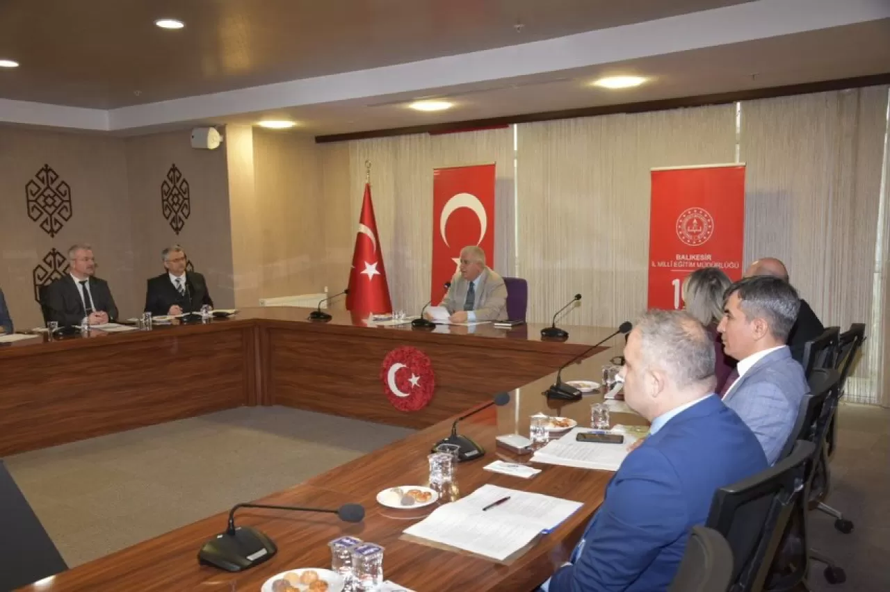 Balıkesir'de 2025-2026 Eğitim Yılı İkinci Dönem Hazırlıkları Değerlendirildi