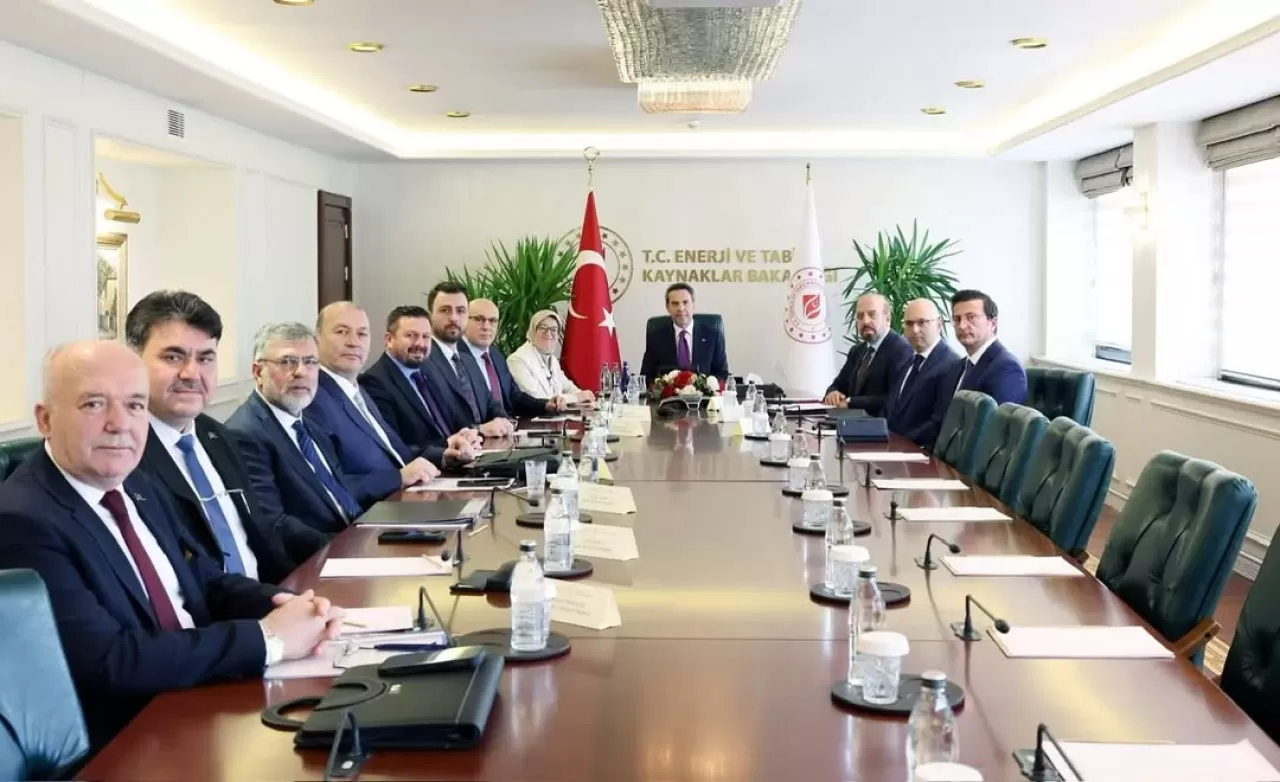 Balıkesir Heyeti, Enerji Bakanı ile Görüştü