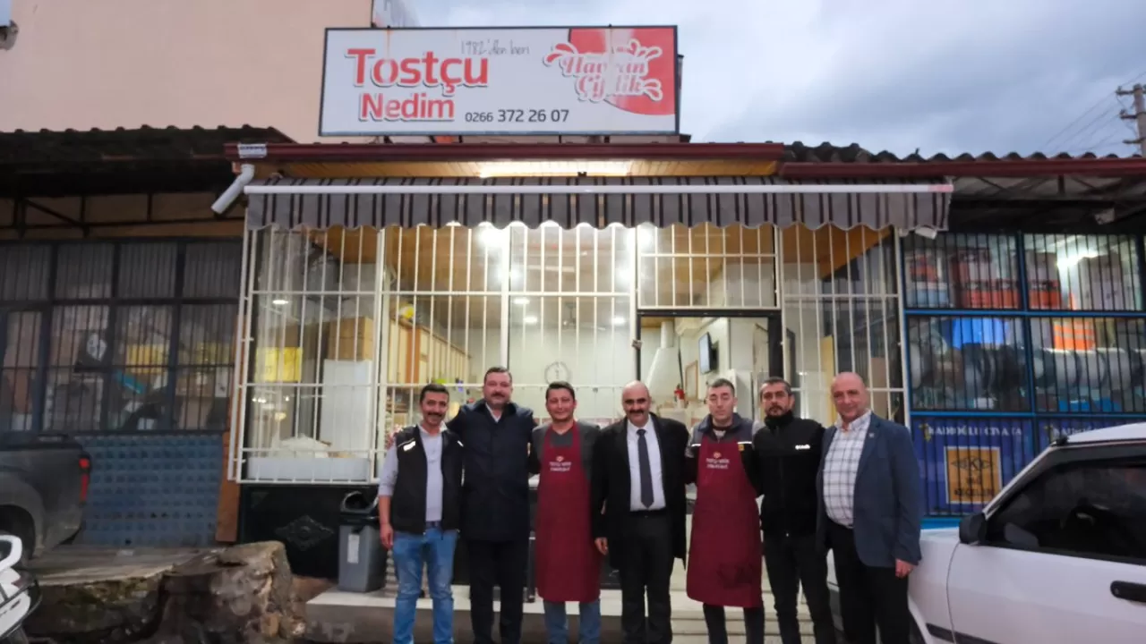 MHP'li Yüksel, Edremit'te Tostçu Esnafı Ziyaret Etti