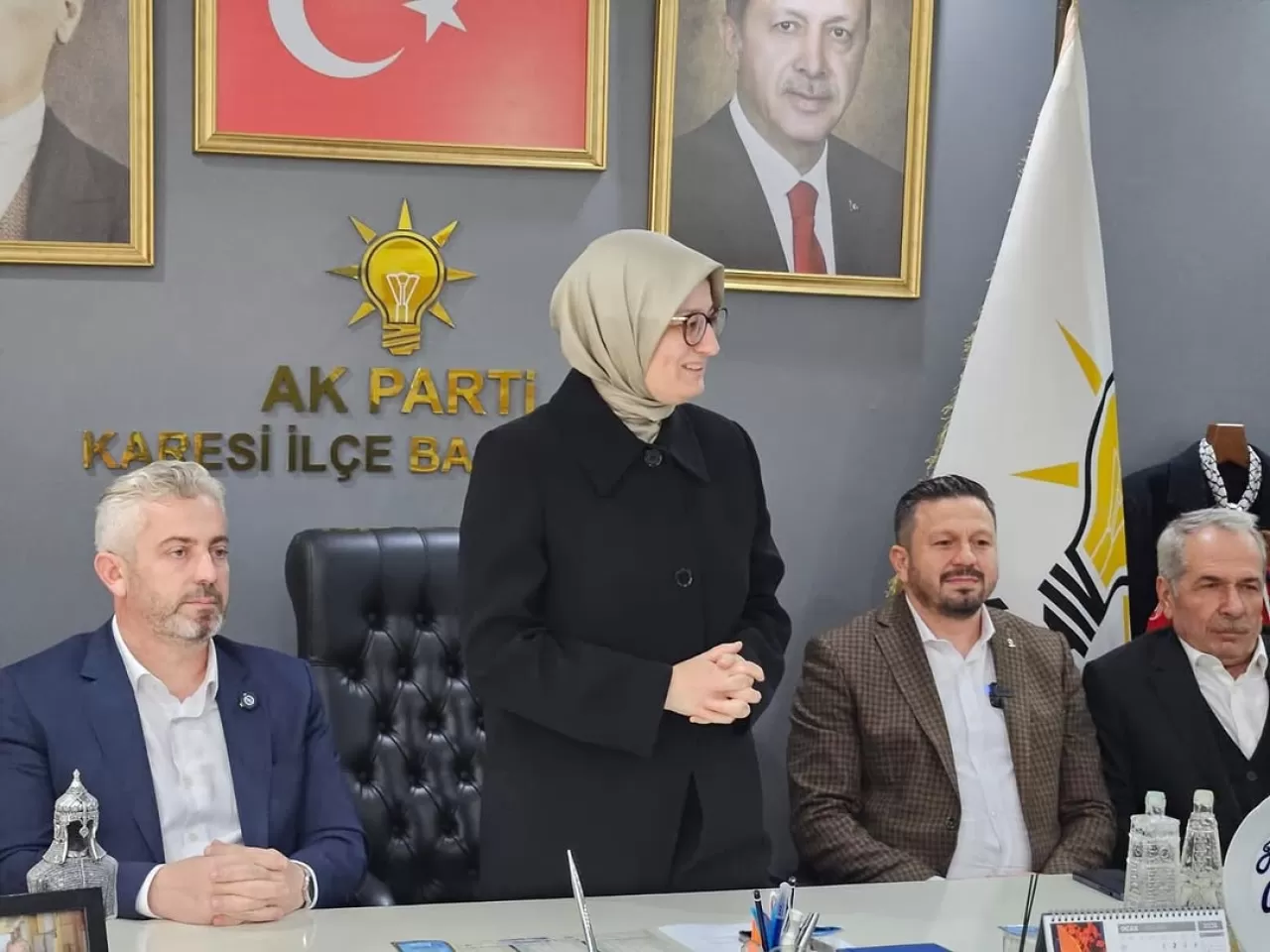 AK Parti'li Belgin Uygur, Karesi Teşkilatını Ziyaret Etti