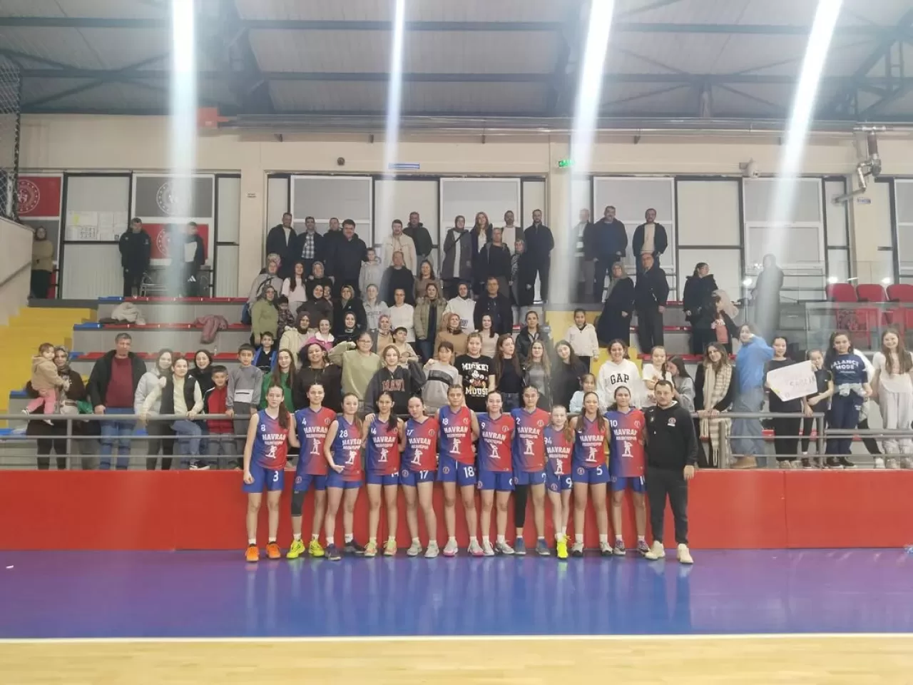 Havran Belediyespor U16 Kızlar Basketbol Takımı Galibiyetle Sahadan Ayrıldı
