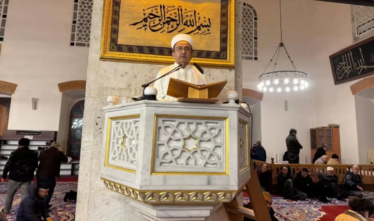 Balıkesir'de Berat Kandili, Zağnos Paşa Camii'nde Dualarla İdrak Edildi