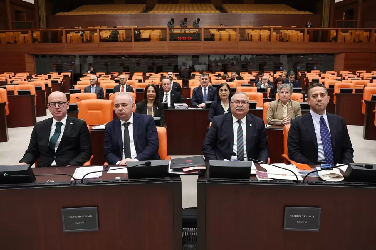 AKP'lilerin Yokluğunda Meclis Çalışamadı