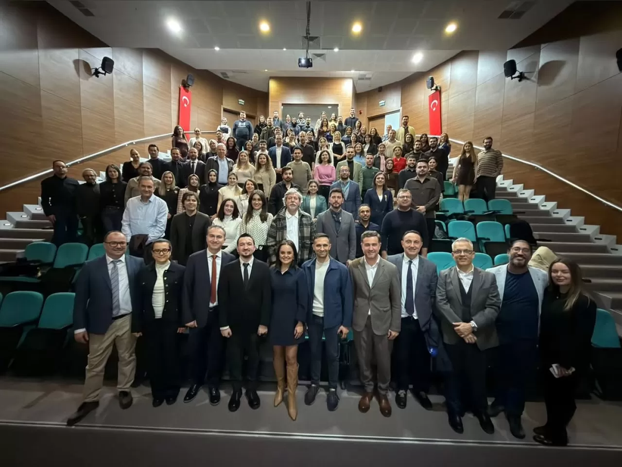 Balıkesir'de Pelvik Taban ve Kozmetik Jinekoloji Toplantısı Düzenlendi