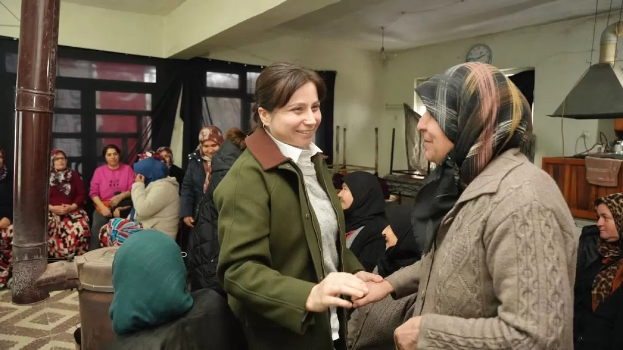 Sındırgı'da Deprem Sonrası Moral Etkinliği: Kadınlar Yeşilçam Filmleri İle Buluştu