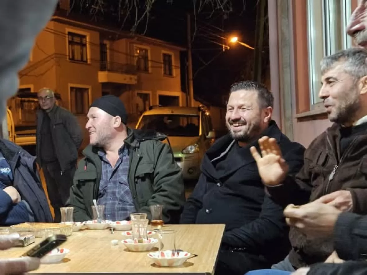 AK Partili Gençlerden Mahalle Ziyareti